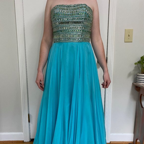 Sherri Hill Prom Dress Size 6 - Picture 5 of 9
